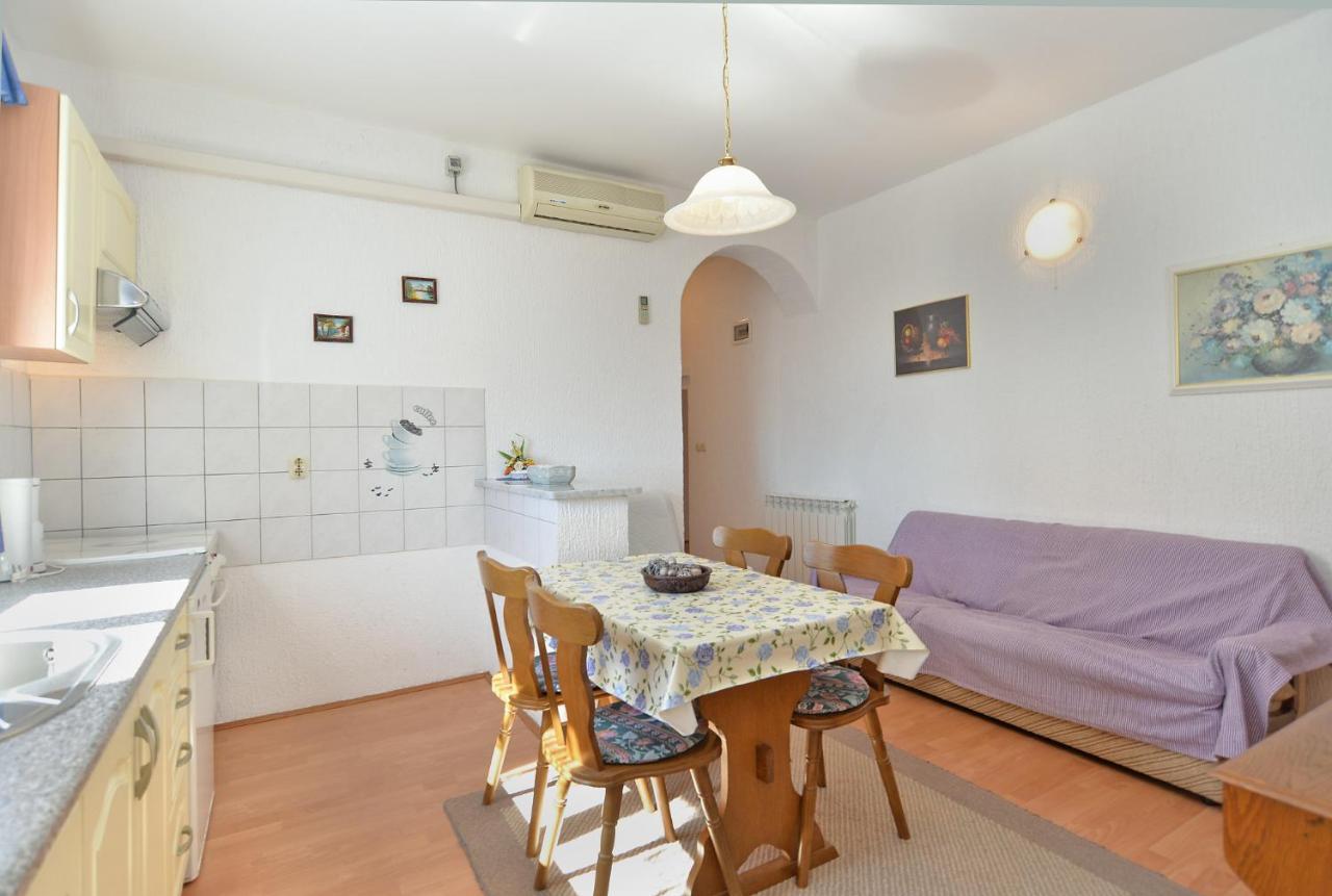 Apartments Vrcevan 811 Medulin Exterior photo