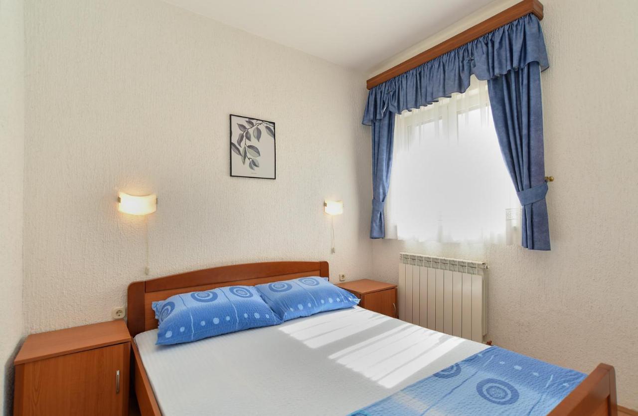 Apartments Vrcevan 811 Medulin Exterior photo