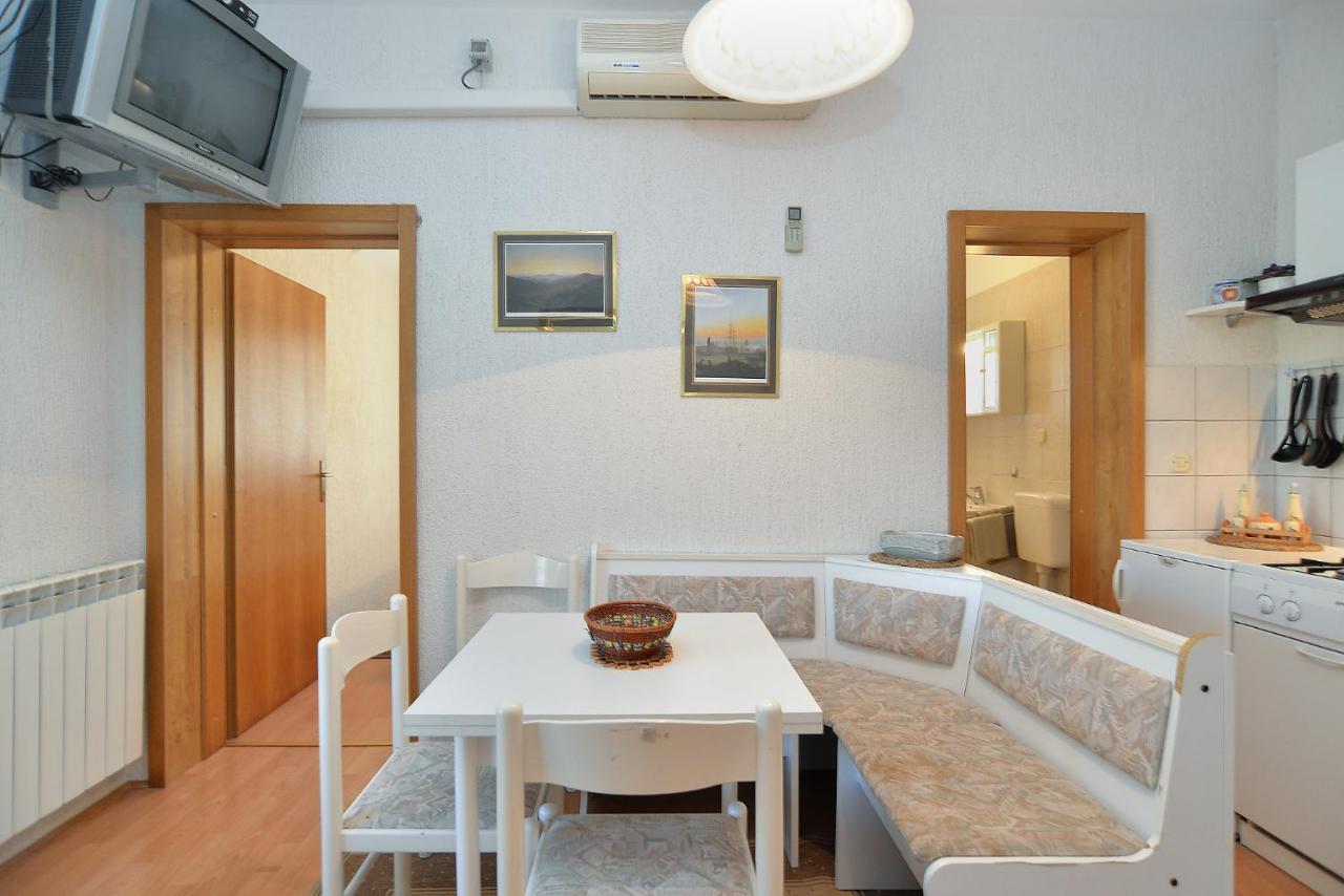 Apartments Vrcevan 811 Medulin Exterior photo
