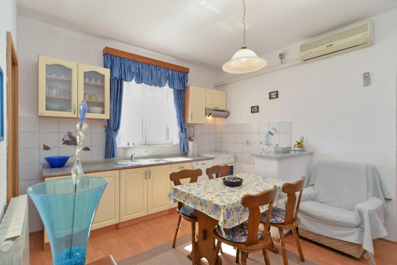 Apartments Vrcevan 811 Medulin Exterior photo